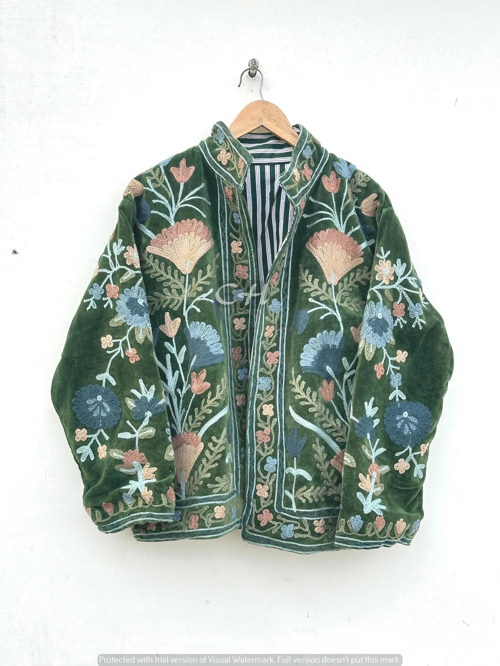 Susann - Embroidered Green Velvet Jacket